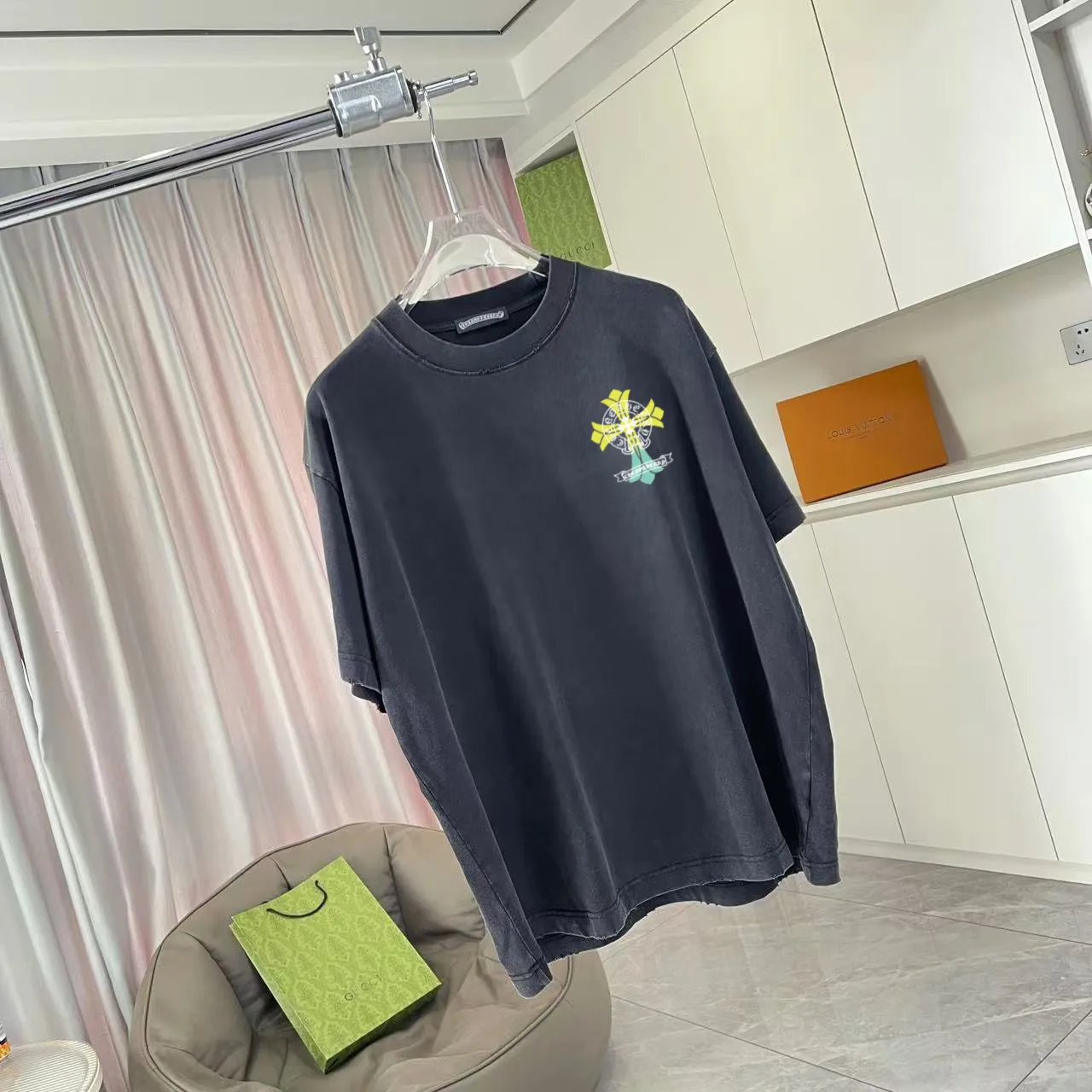 🅿️200 ch Crocodile* 2025 spring and summer new style, washed, worn, Sanskrit cross print, short-sleeved T-shirt, customized fabric 320g, same style for men and women, size: S M L XL XXL five codes, color: black gray